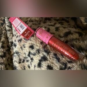 Jeffree Star Velour Liquid Lipstick - Vibrant Red Poinsettia